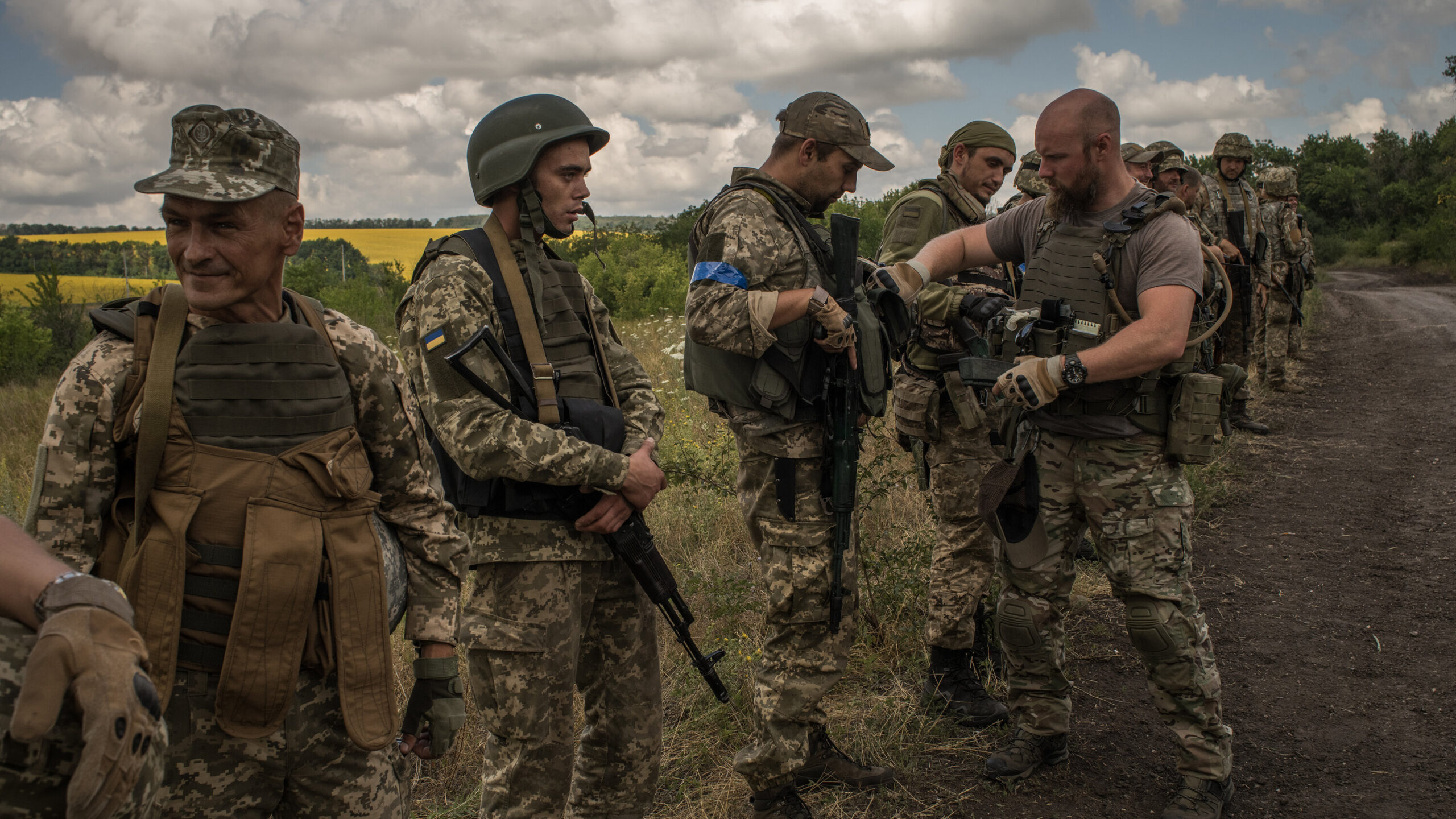 Former Ukrainian Commander Warns of Civil War Risk as Veterans Return Home Unprepared