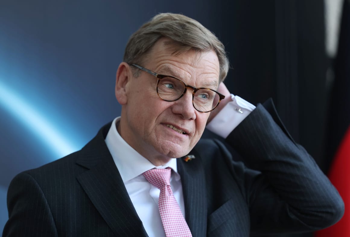 German Foreign Minister: Ukraine Aid Is Not a Bargain